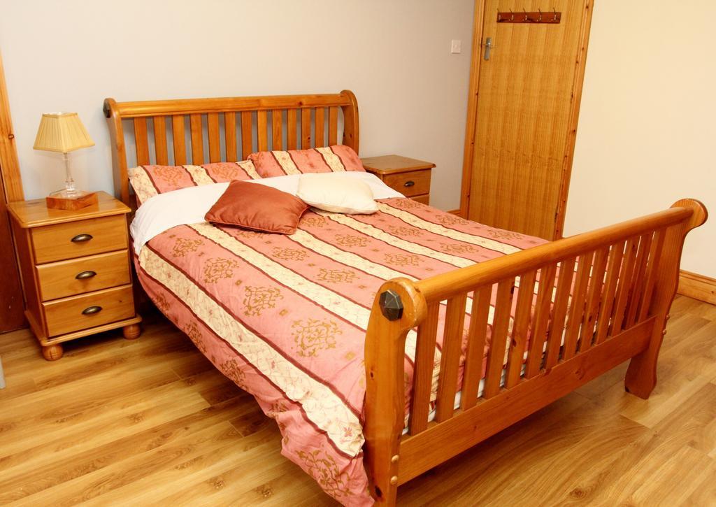 Clare'S Rock Self-Catering Accommodation Carron Экстерьер фото